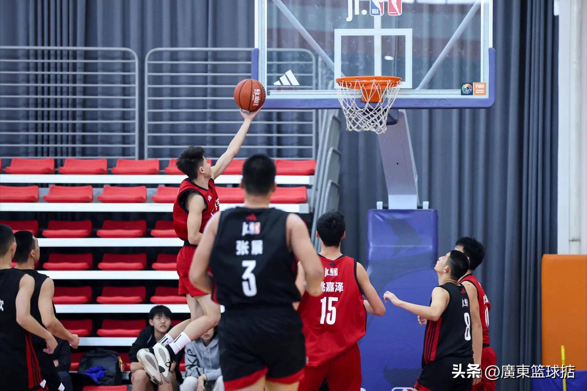太狠了！赛前广东宏远调整名单以备NBA季后赛皇家马德里围绕欧超杯调整名单，风云突变纽卡斯尔今晨临场应变的简单介绍