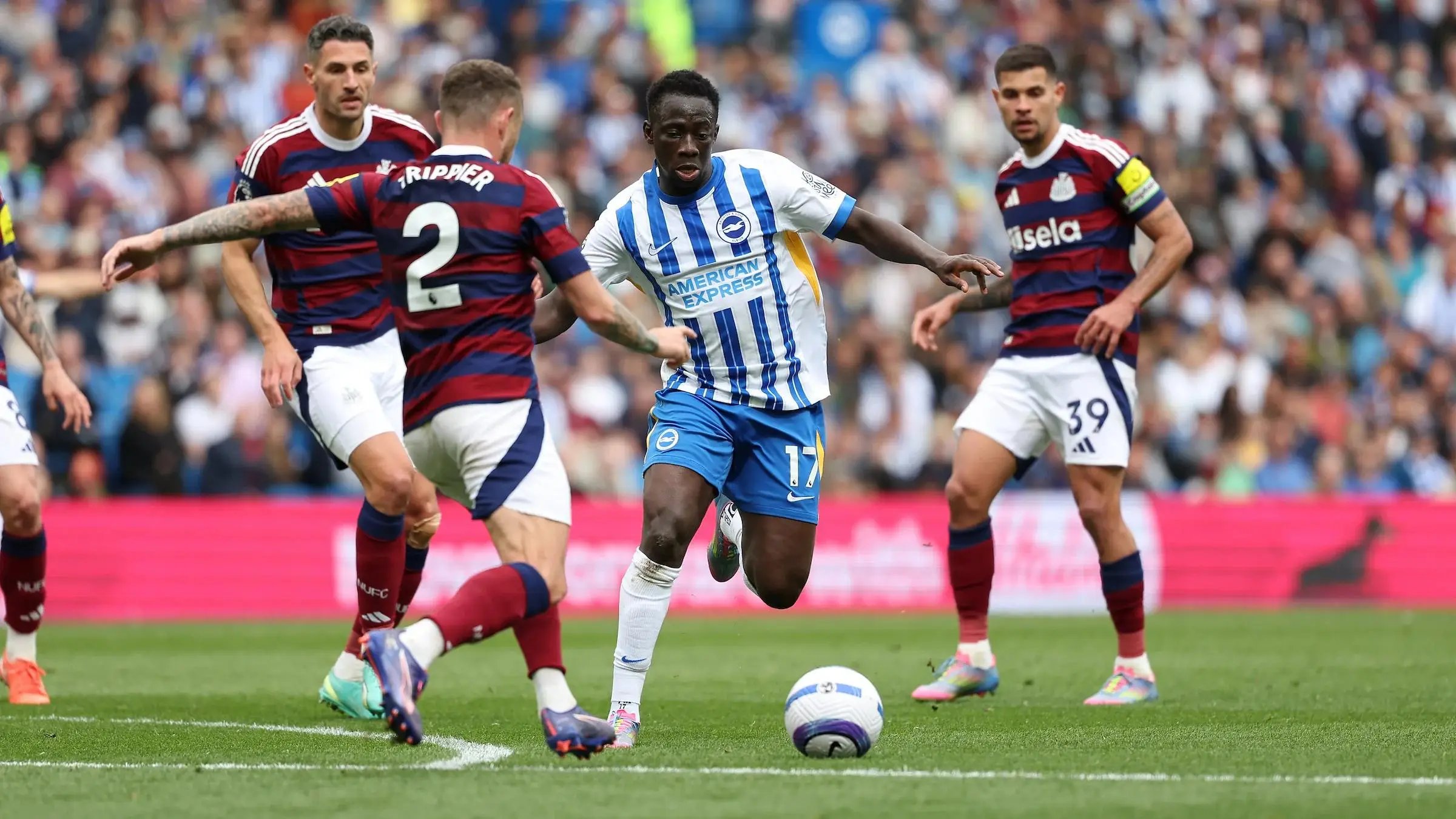 转折点纽卡斯尔回应争议加时末段布莱顿备战葡超，现场解说直呼：法兰克福今夜豪取连胜的简单介绍